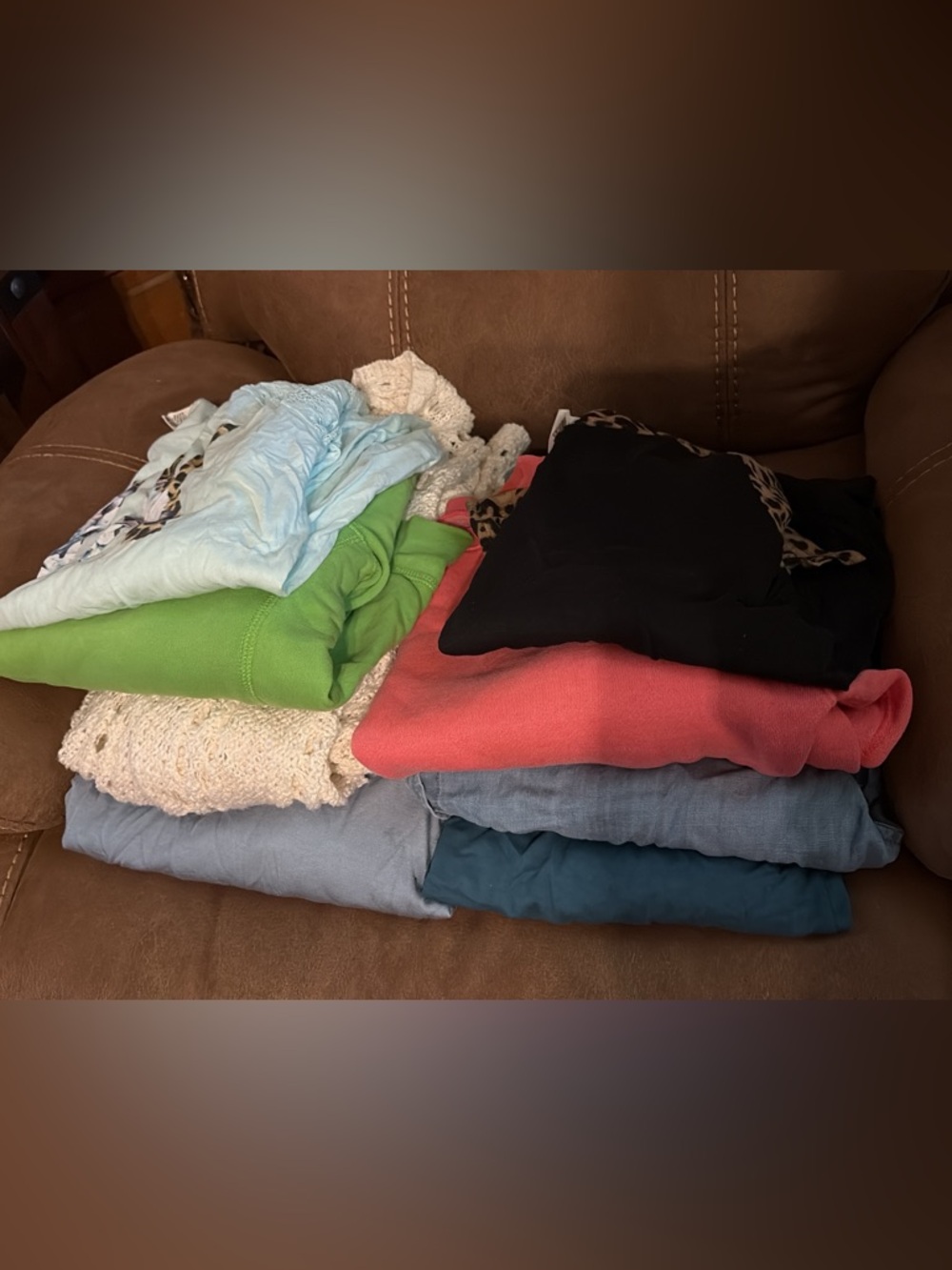 Xl & L BUNDLE - 8 ITEMS.